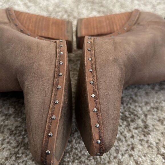 Mercer Edit Taupe Block Heeled Boots 7 - Picture 7 of 11